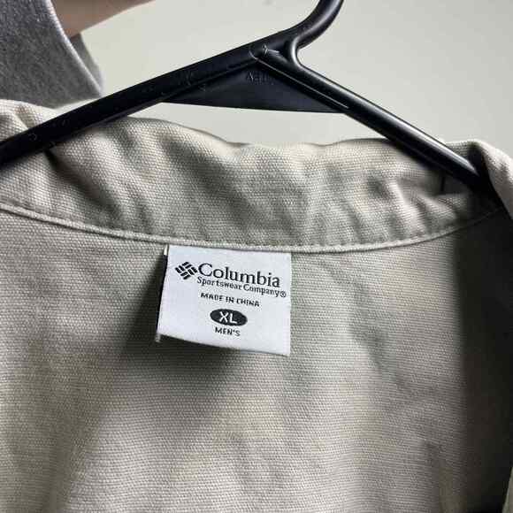 Columbia Khaki Safari Hiking Outdoor Vest Size Men's XL with Zipper Pocket - Picture 4 of 5